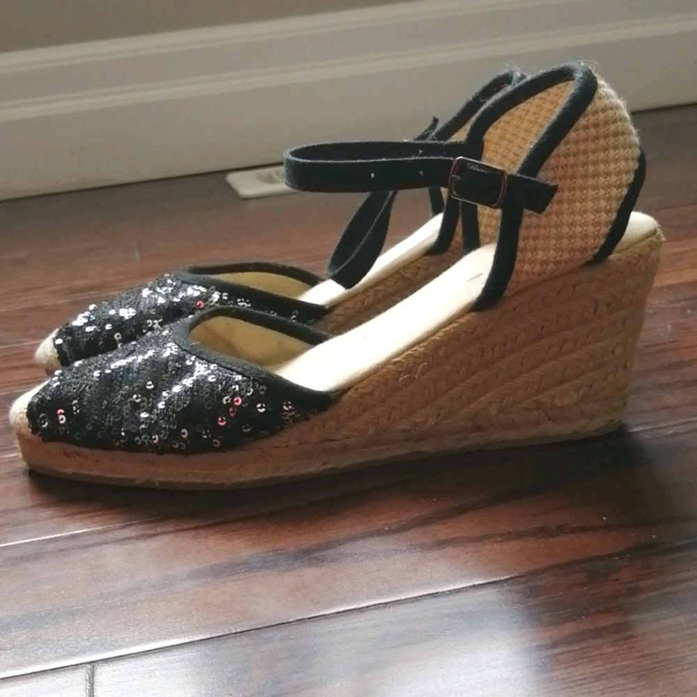 Shoes - Picture 4 of 4